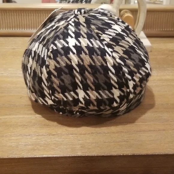 Houndstooth Hat - Picture 3 of 4